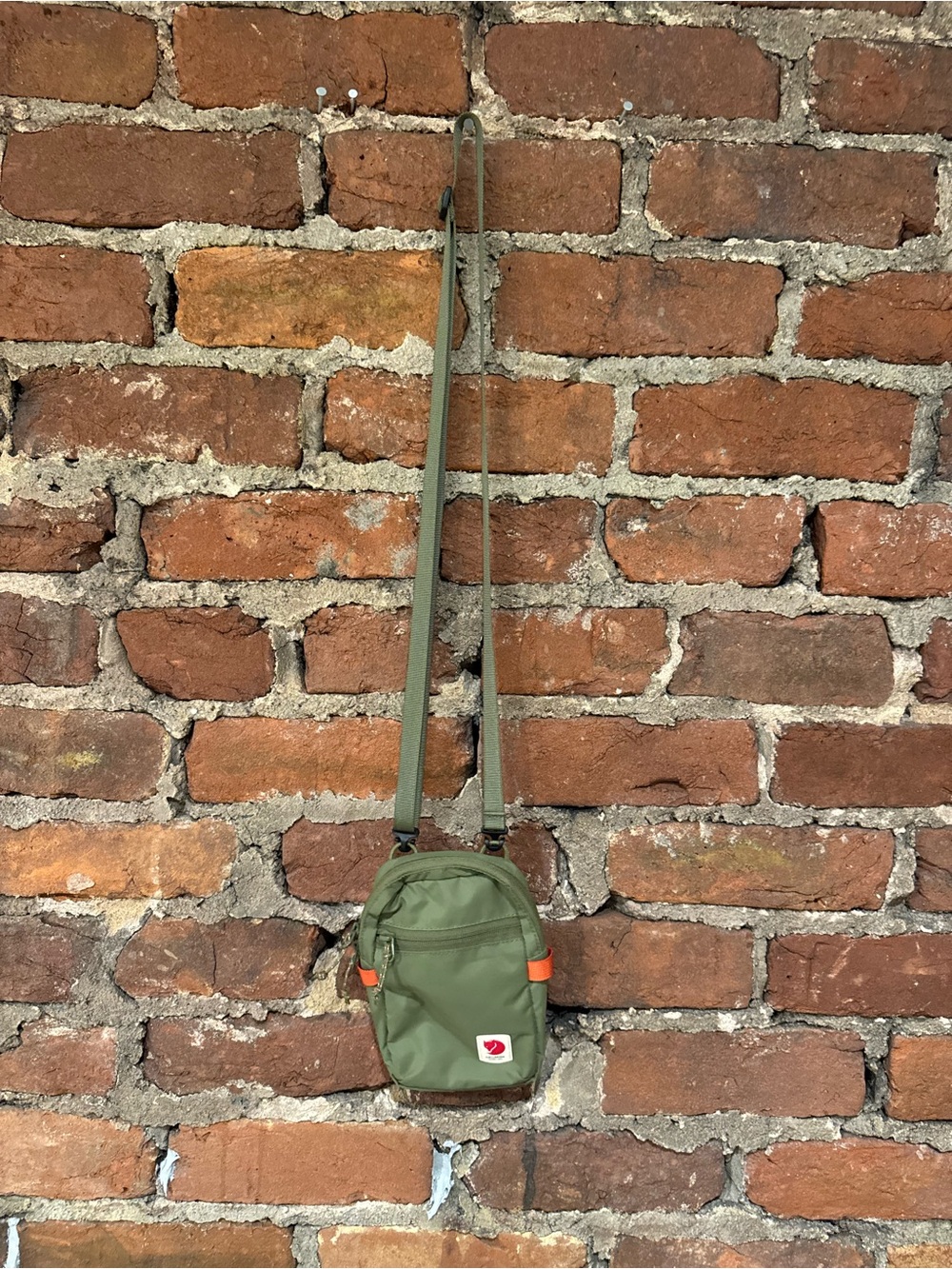 Fjallraven High Coast Olive Green Crossbody Pocket Bag - Picture 3 of 9